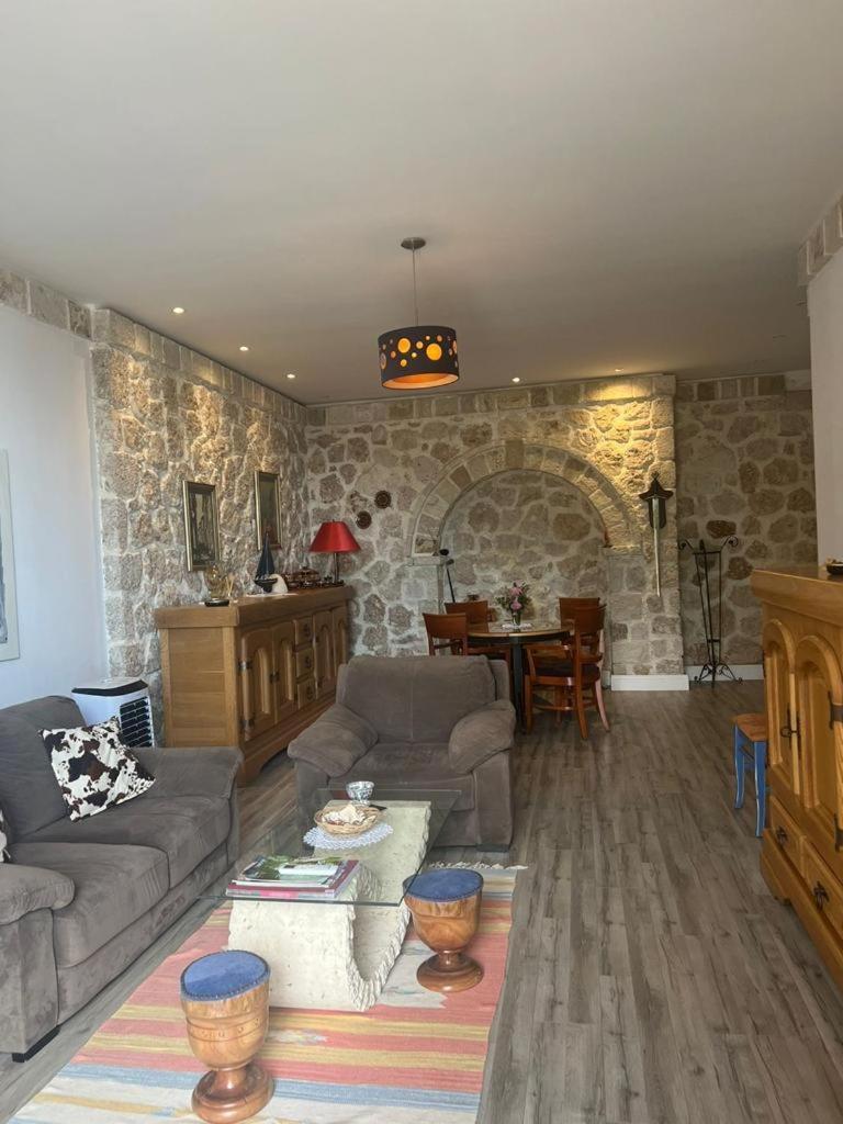 Rahoni Park & Suites Дхерми Номер фото