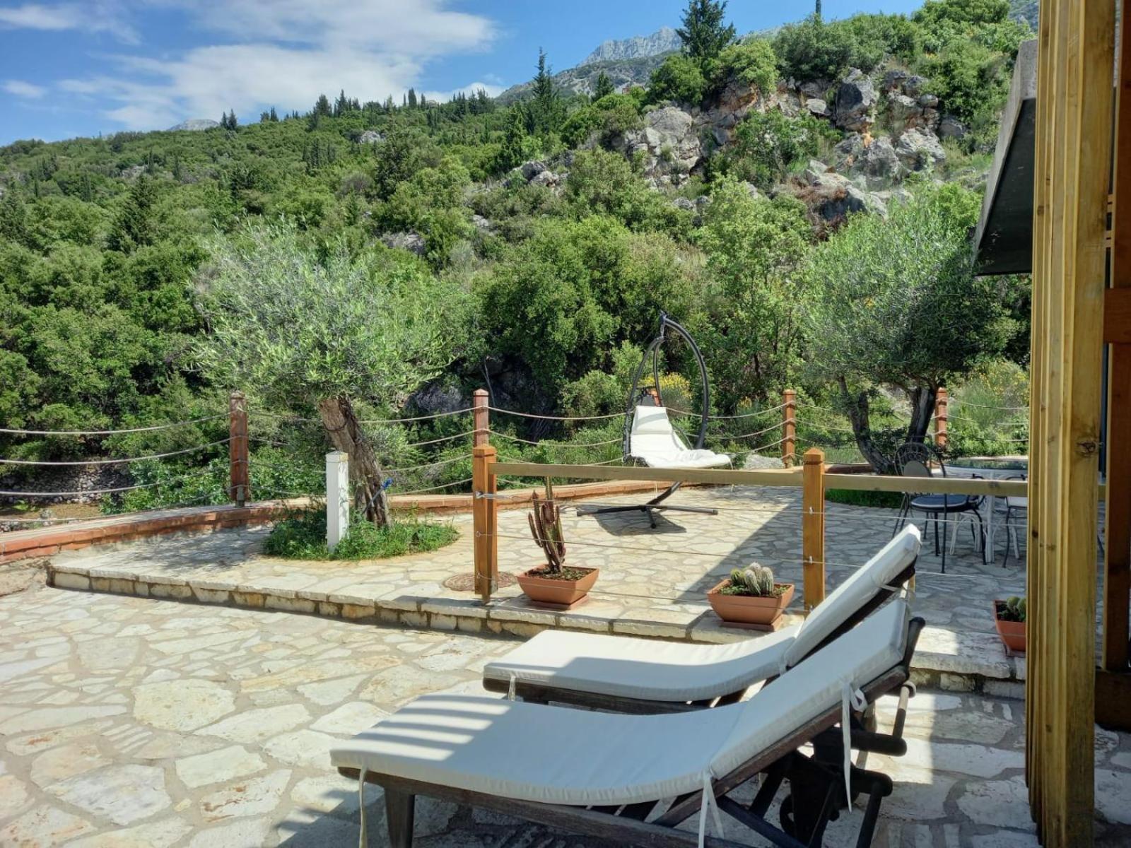 Rahoni Park & Suites Дхерми Экстерьер фото